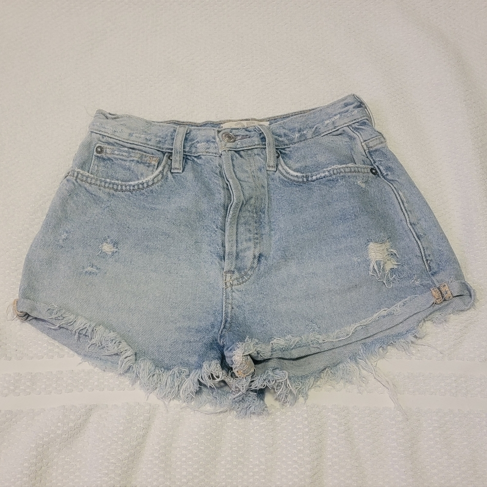 We The Free Women’s Distressed Raw Hem Light Wash Button-Up Denim Shorts Size 25